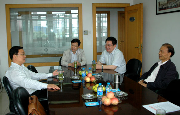 溧陽市委常委、常務副市長湯如軍來上上集團調(diào)研