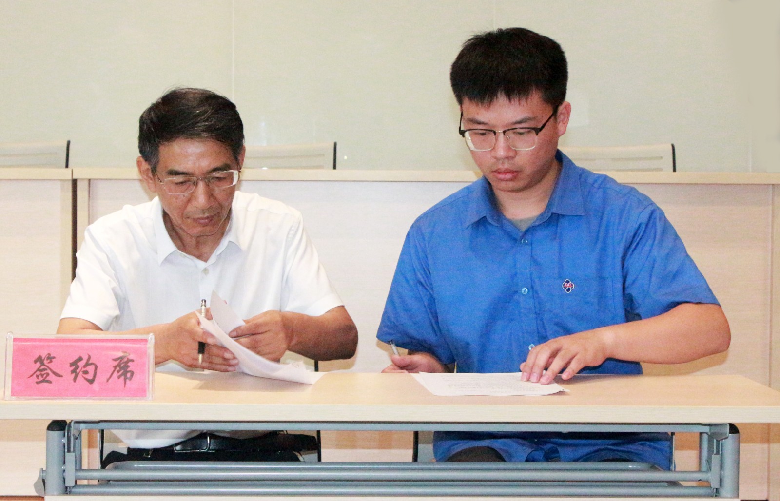 16899349367190103UNV.jpg 16899349367190103UNV.jpg