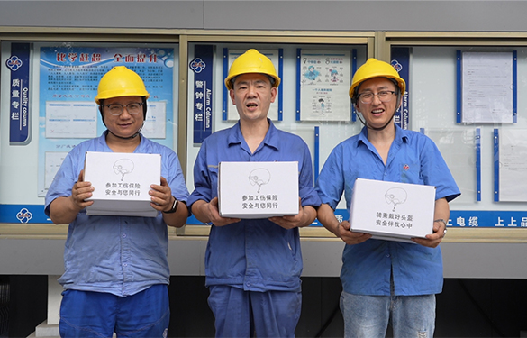 1749803946261001Dw45.jpg 工人.jpg